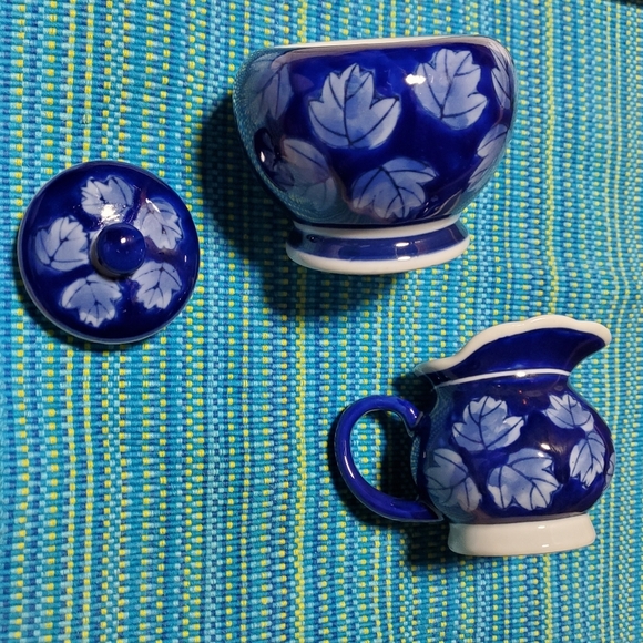 Cobalt Blue Leaf Pattern Ceramic Creamer And Sugar Bowl Set - Picture 1 of 6